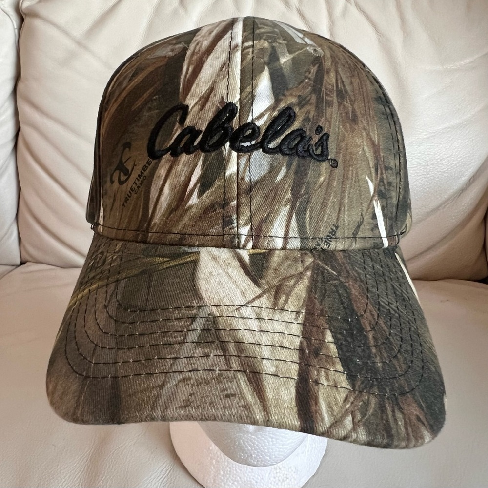 Cabela’s Camouflage Embroidered Snap Back Cap Outdoor Hunting Fishing Mens